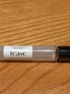 Victoria's Secret Tease Crème Cloud Eau de Perfume Roller Ball .23 fl oz